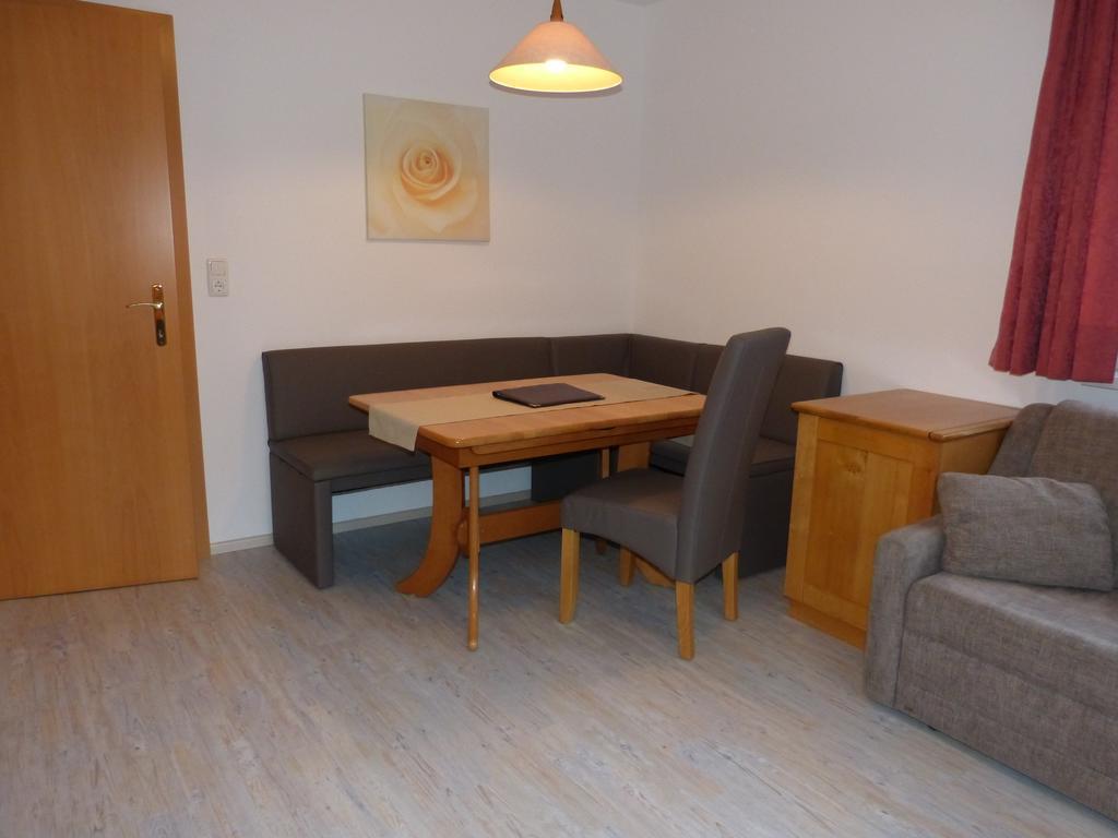 Appartements Alpenland Lermoos Room photo