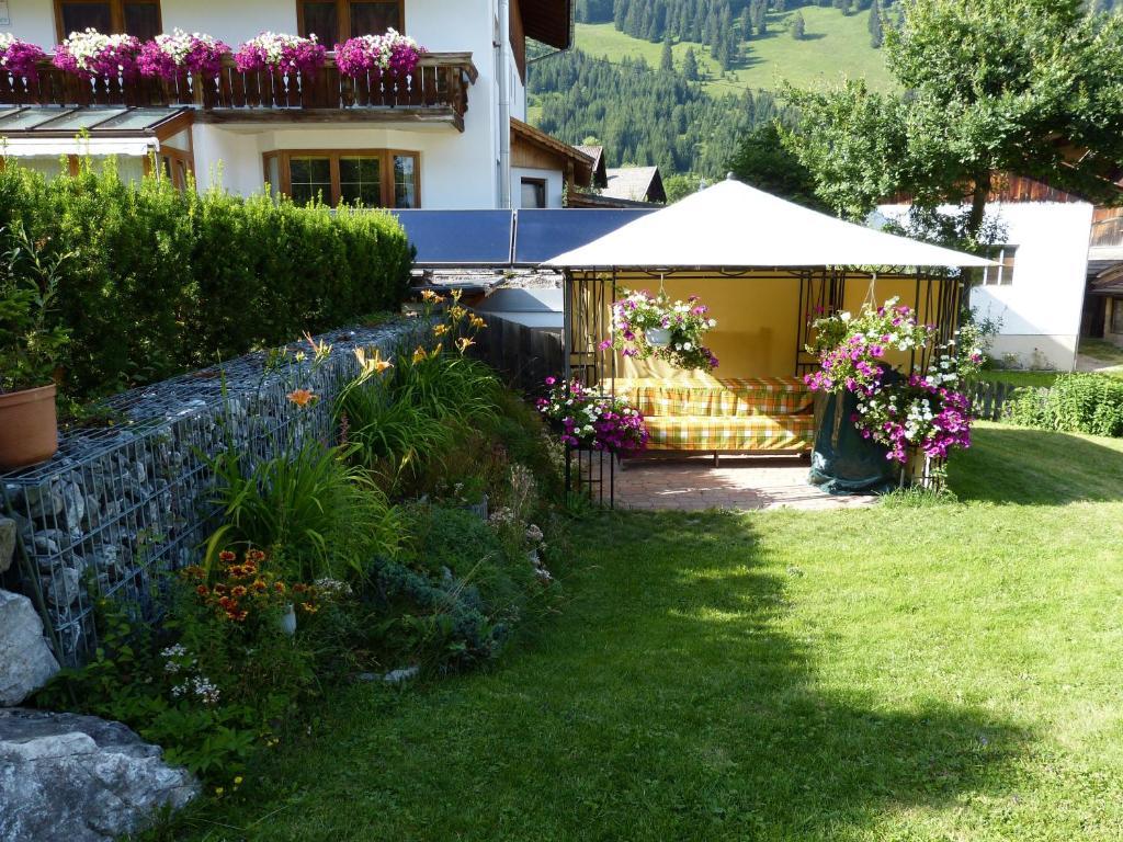Appartements Alpenland Lermoos Exterior photo